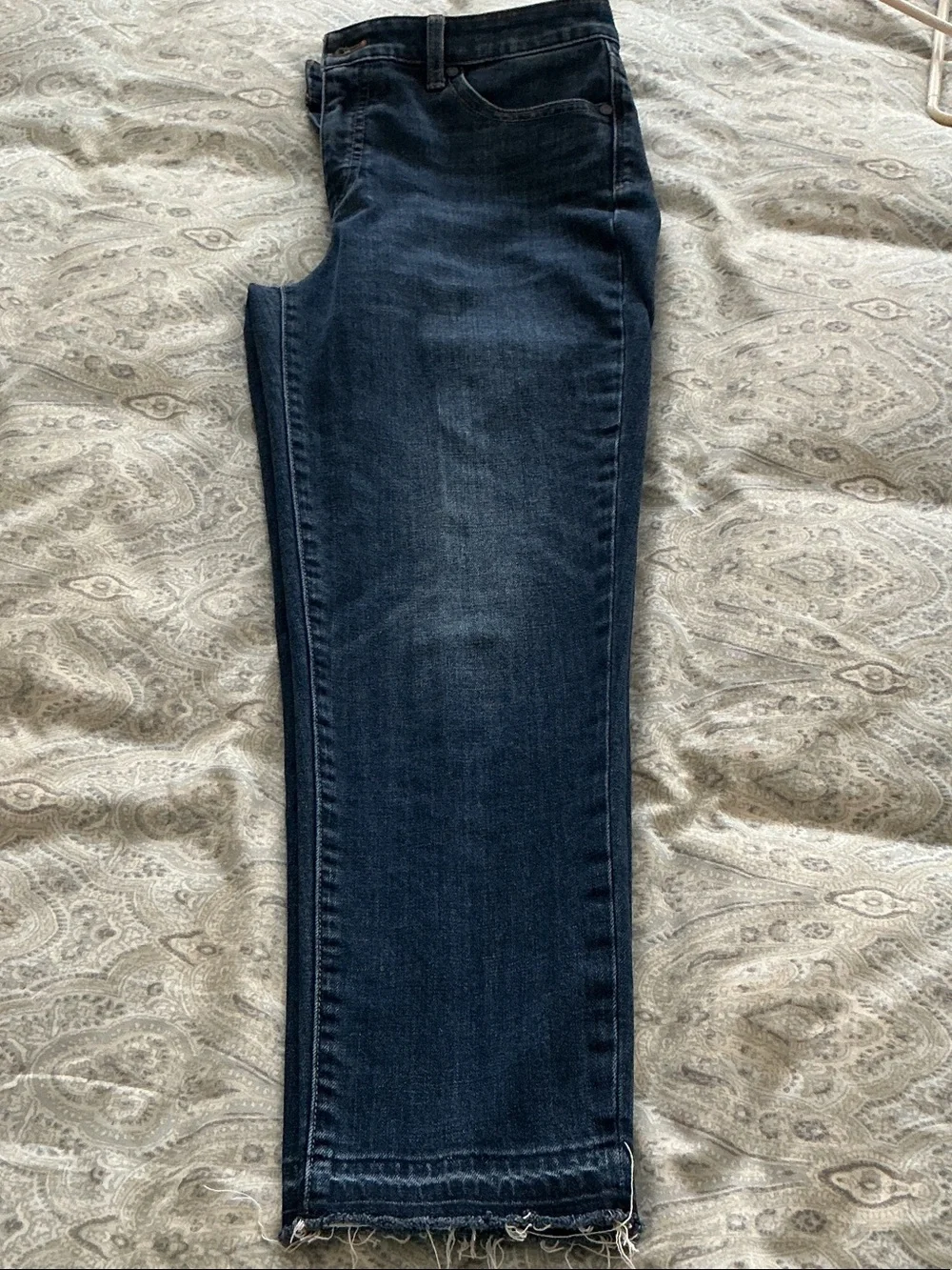Talbots Dark Blue Cropped Straight-Leg Jeans with Frayed Hem